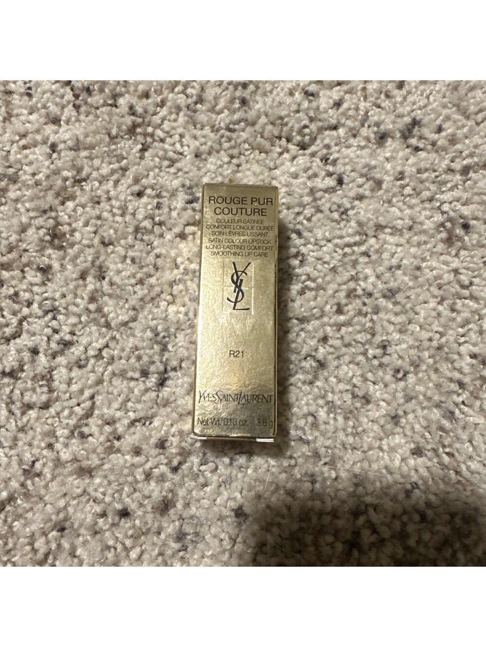 Yves Saint Laurent Beaute Rouge Pur Couture Caring Satin Lipstick Red #R21 3.8g
